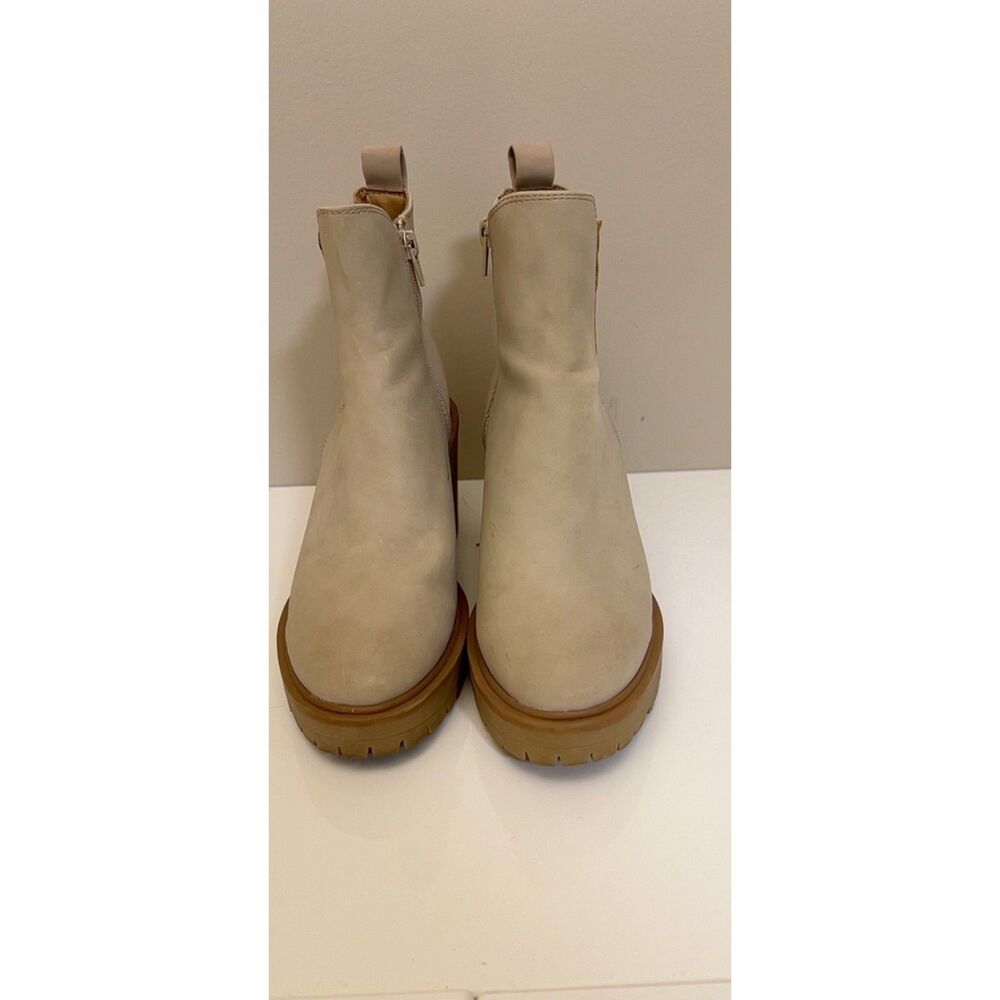 DV by Dolce Vita Jade chelsea boots. Size 8.5